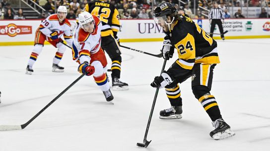 Freeze Frame: Smith 'made good decisions' in debut taken at PPG Paints Arena (Penguins)